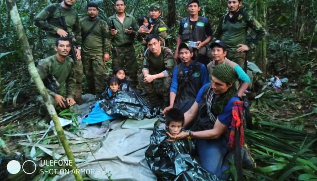 Niños encontrados en la selva