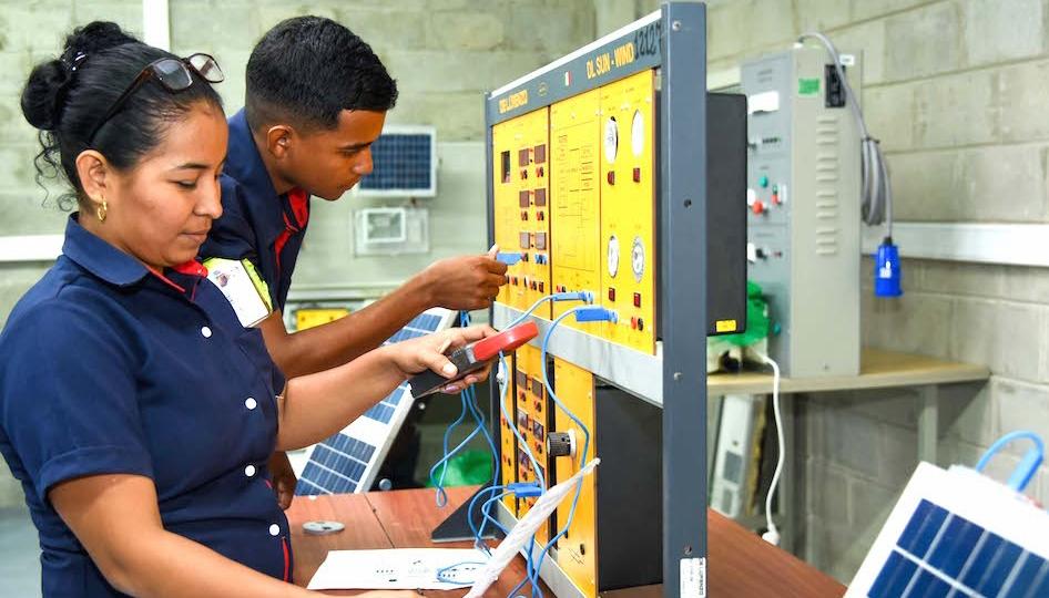 Más de 850 vacantes.