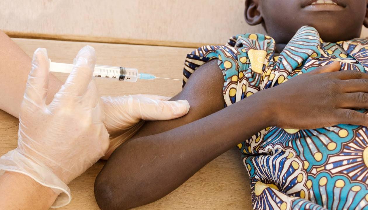 La OMS autorizó en el 2021 la aplicación de la vacuna contra la malaria en niños. El piloto arrancó en Ghana, Kenia o Malaui.