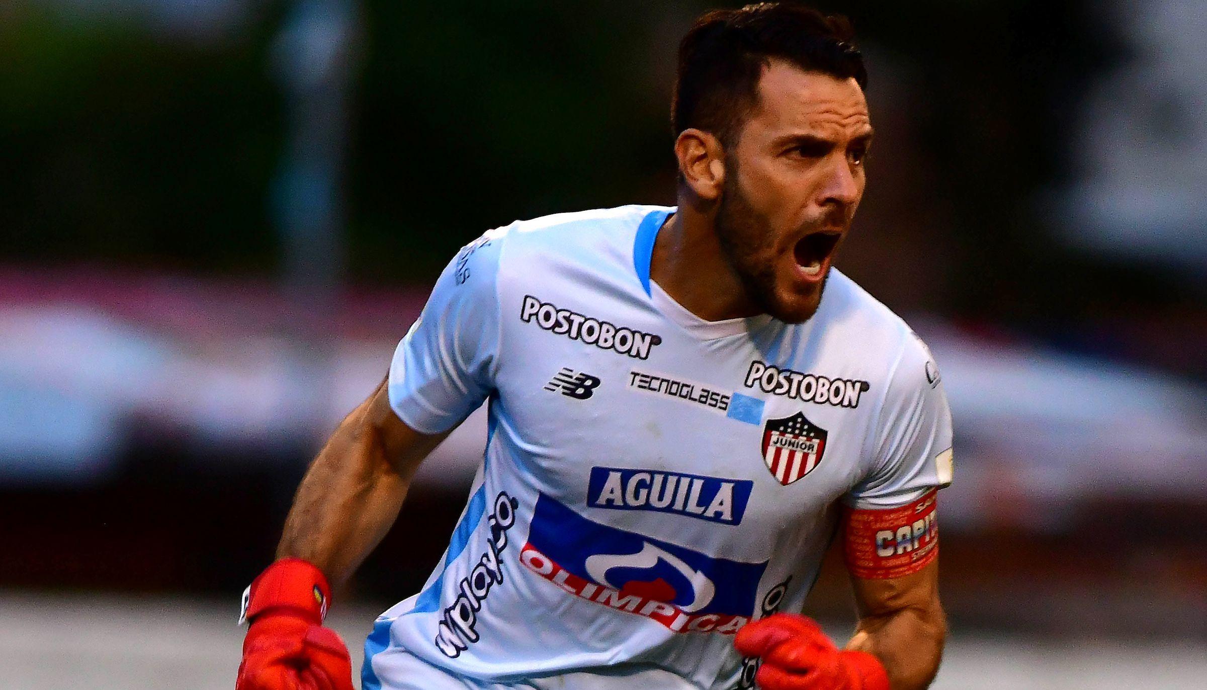 Sebastián Viera en uno de sus gritos de gol con Junior. 