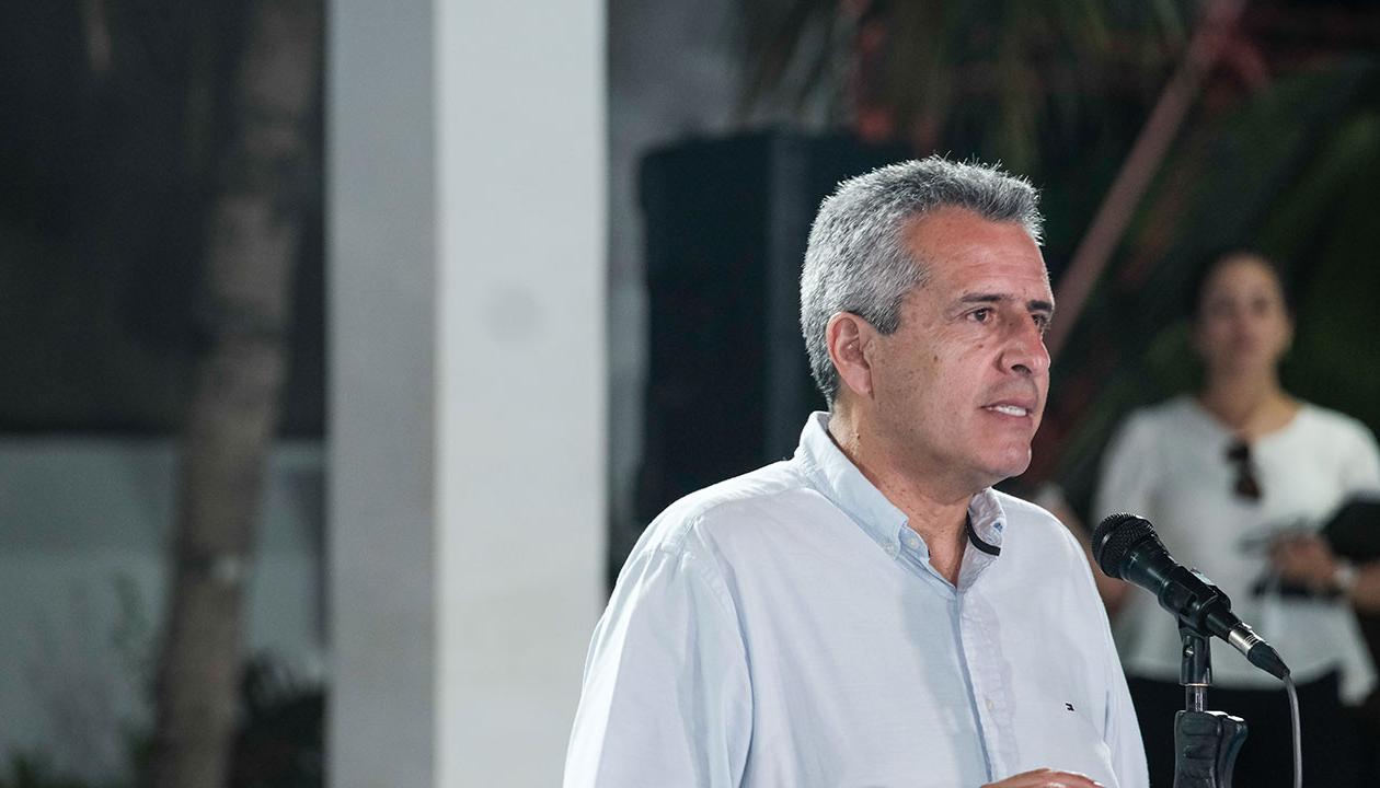 El Ministro del Interior, Luis Fernando Velasco.