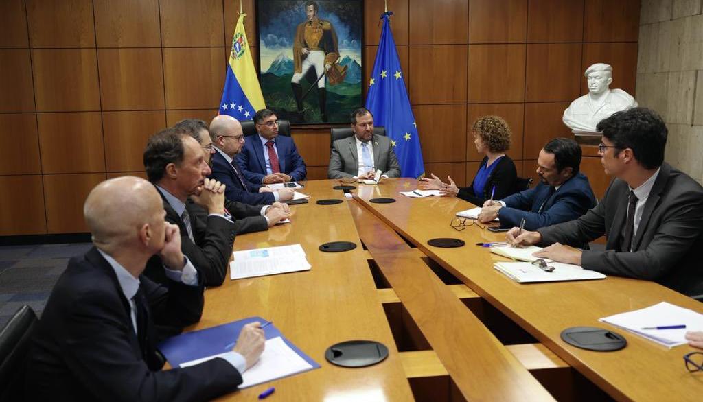 Comisionados de Venezuela y la Unión Europea.