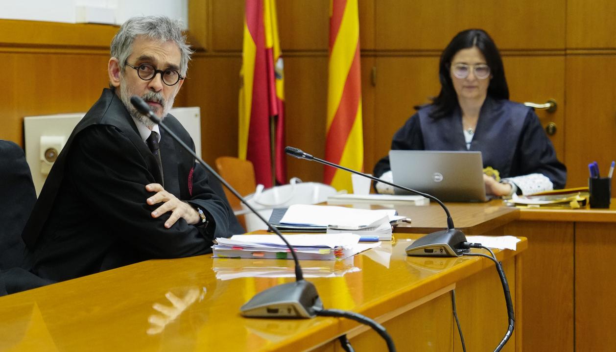 El abogado de Dani Alves, Cristobal Martell en la Audiencia de Barcelona.