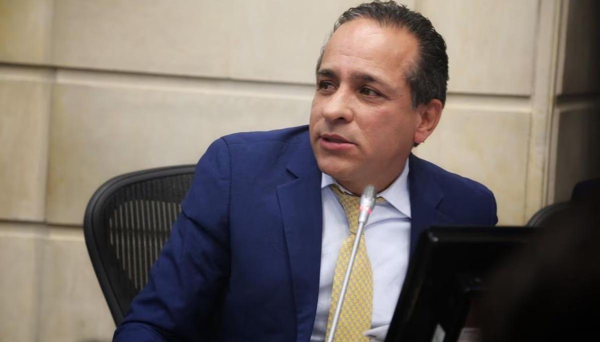 Alexander López Maya, presidente del Senado.