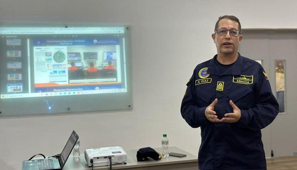 El Capitán de Navío Andrés Díaz, director CIOH de Dimar.