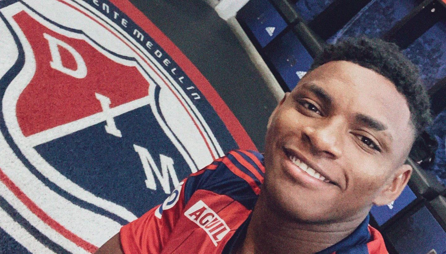 Brayan León llega al Medellín en canje por Víctor Moreno, quien pasa al Junior.