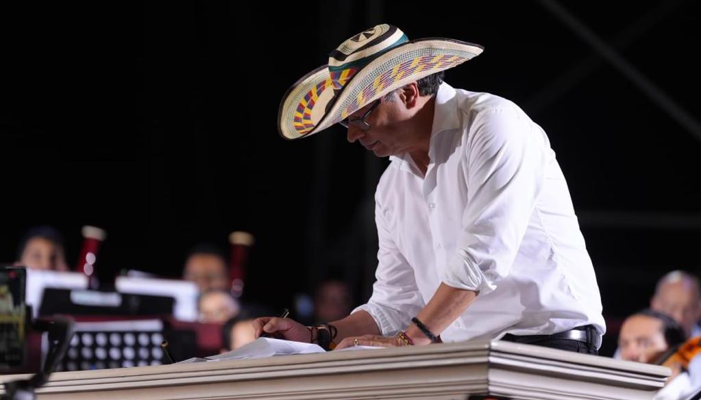El Presidente Petro firmó en Riohacha los decretos del Ministerio de la Igualdad