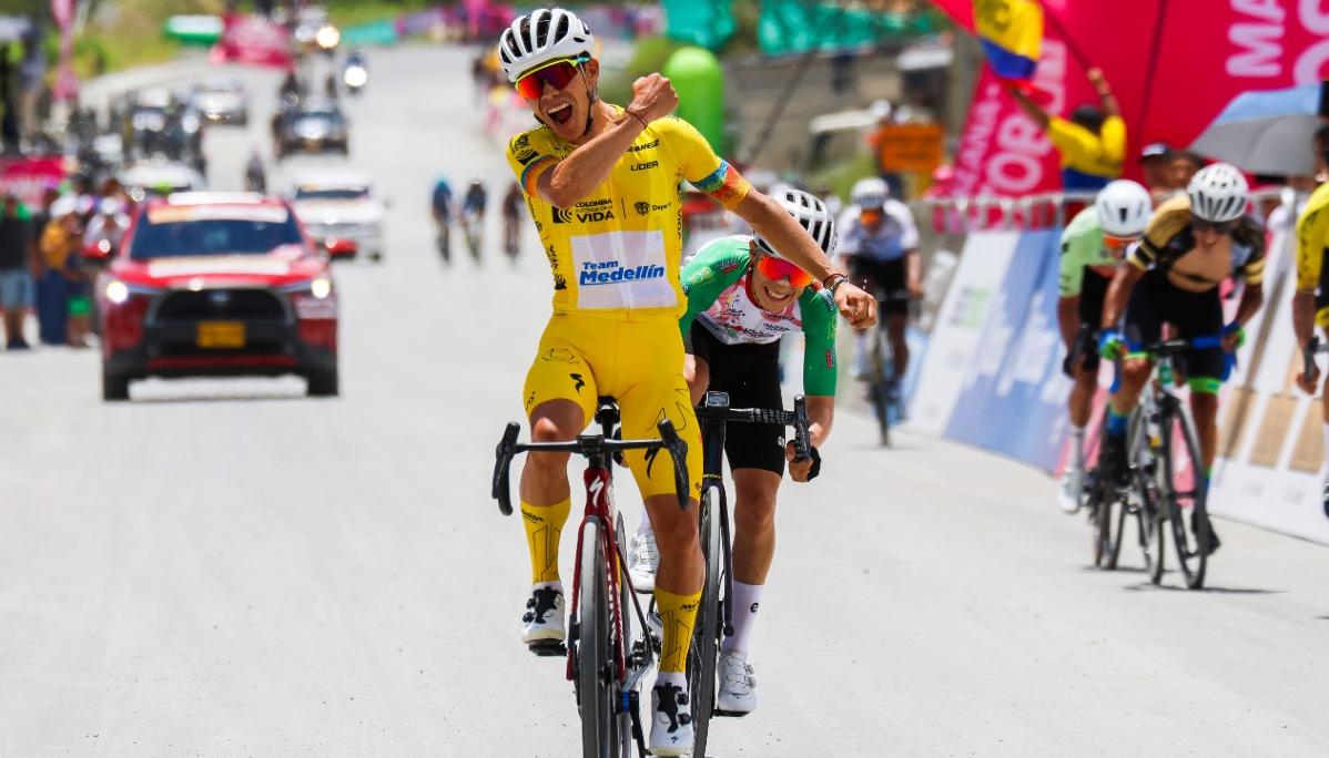 Miguel Ángel 'Superman' López se impuso este sábado en la etapa que culminó en Cañasgordas.