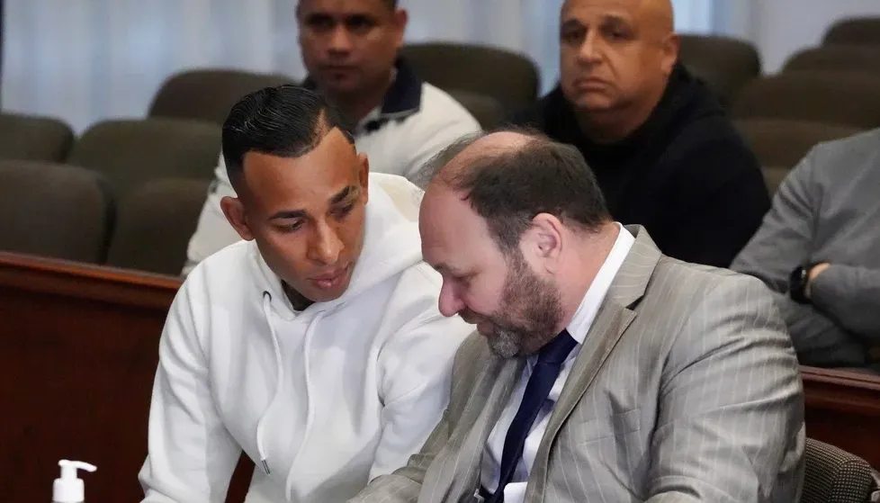 Sebastián Villa en el tribunal antes de conocer la sentencia. 