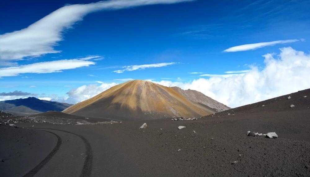 Volcán Nevado del Ruiz, imagen de referencia.