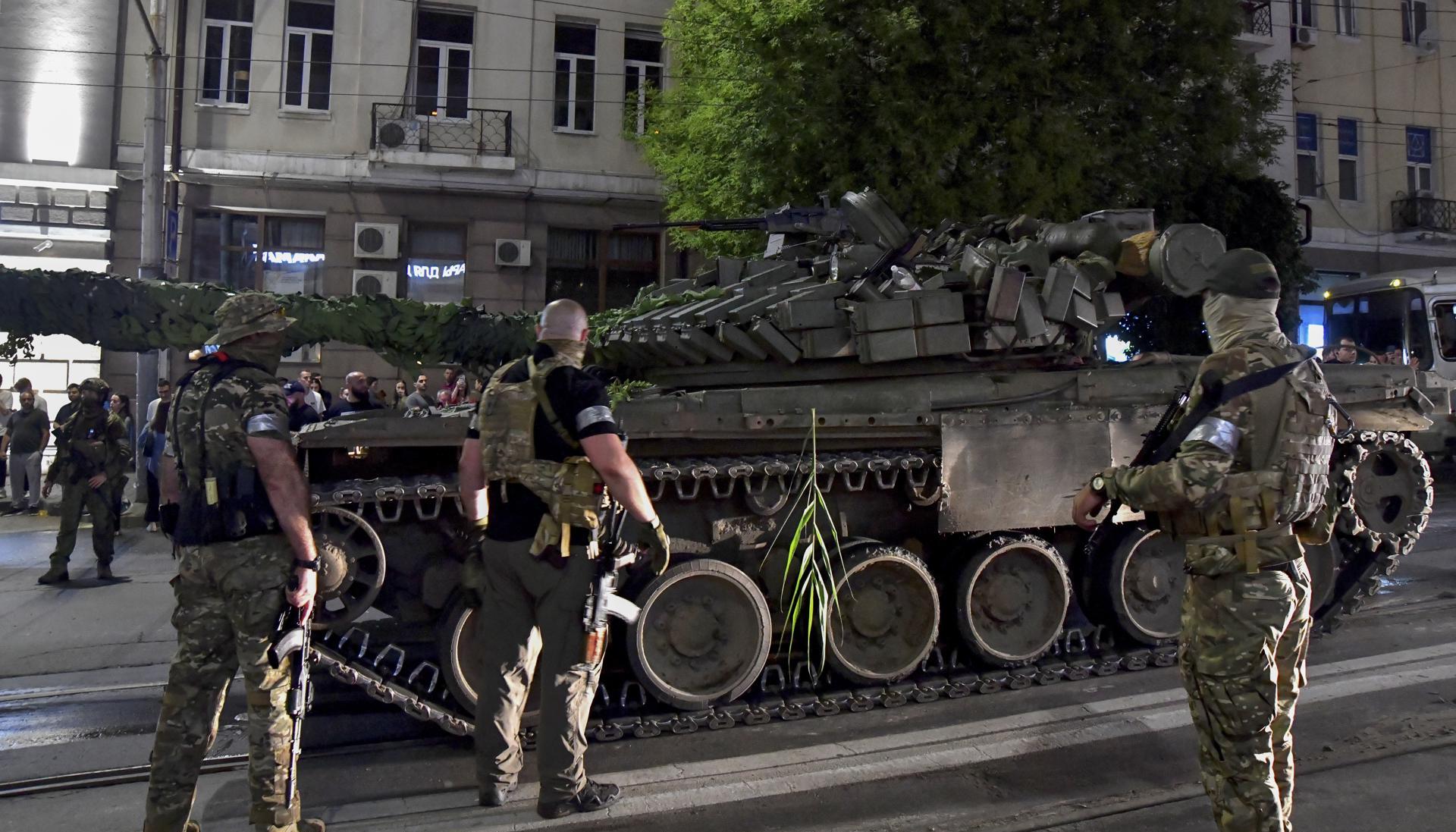 Militares del grupo Wagner se preparan para abandonar la ciudad de Rostov, Rusia