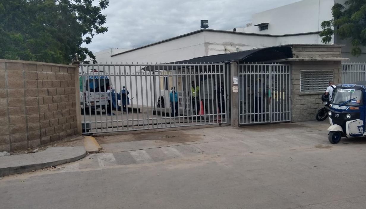 Clínica Adela de Char en donde está siendo atendido el hombre baleado
