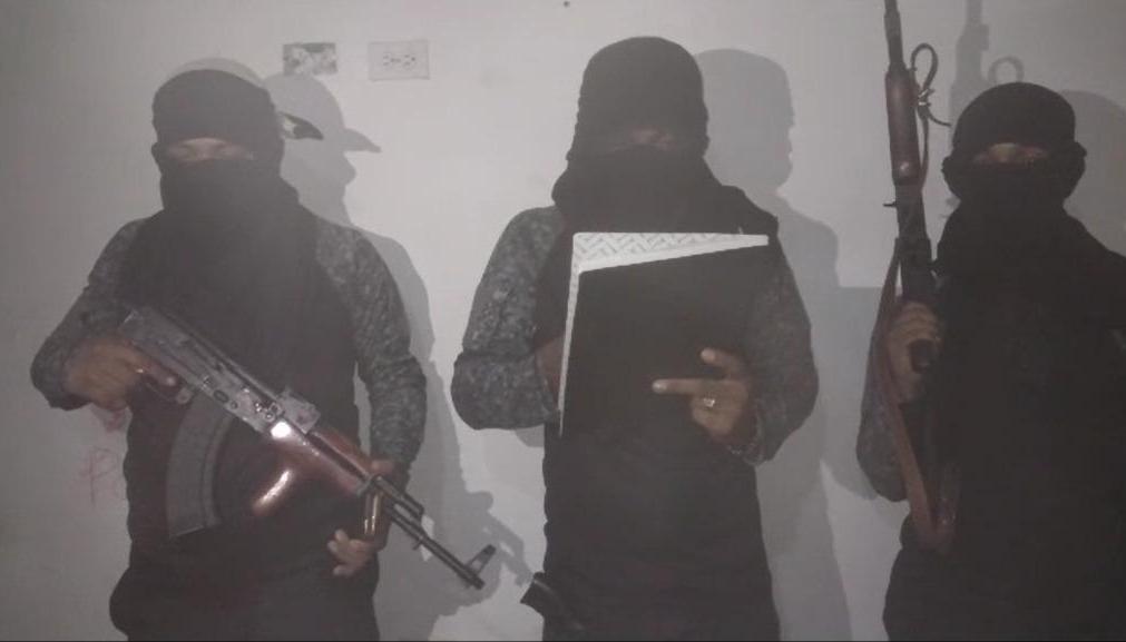 Los tres delincuentes que aparecen en el video.