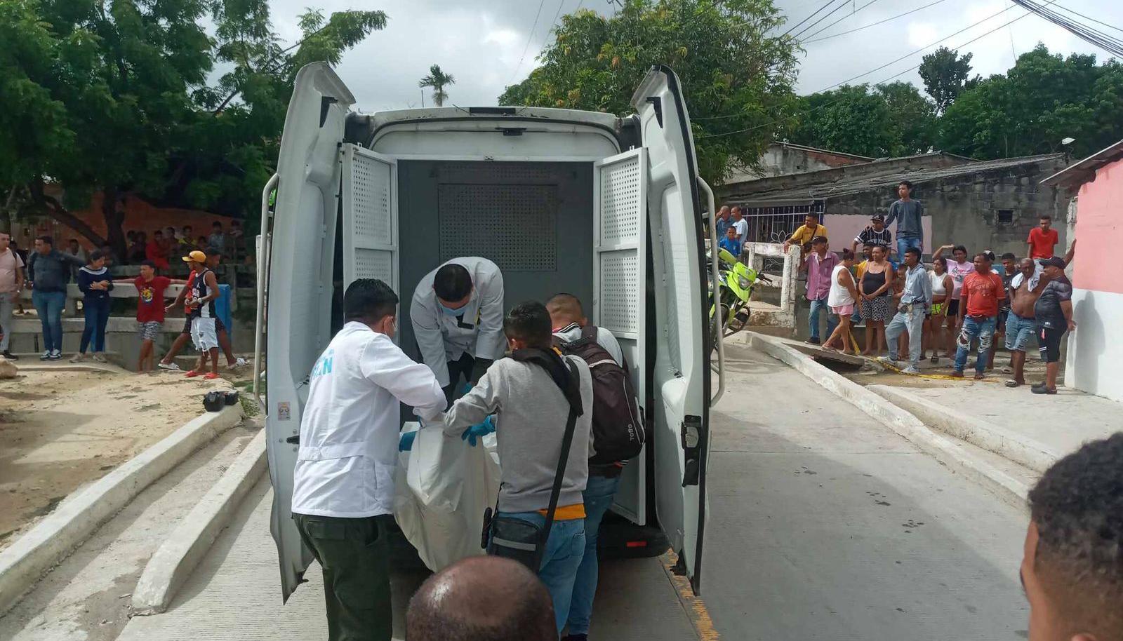 La Sijin se encargó de la inspección del cuerpo del albañil. 