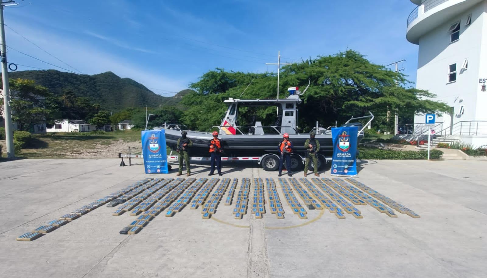 Incautación de 459 kilogramos de clorhidrato de cocaína.