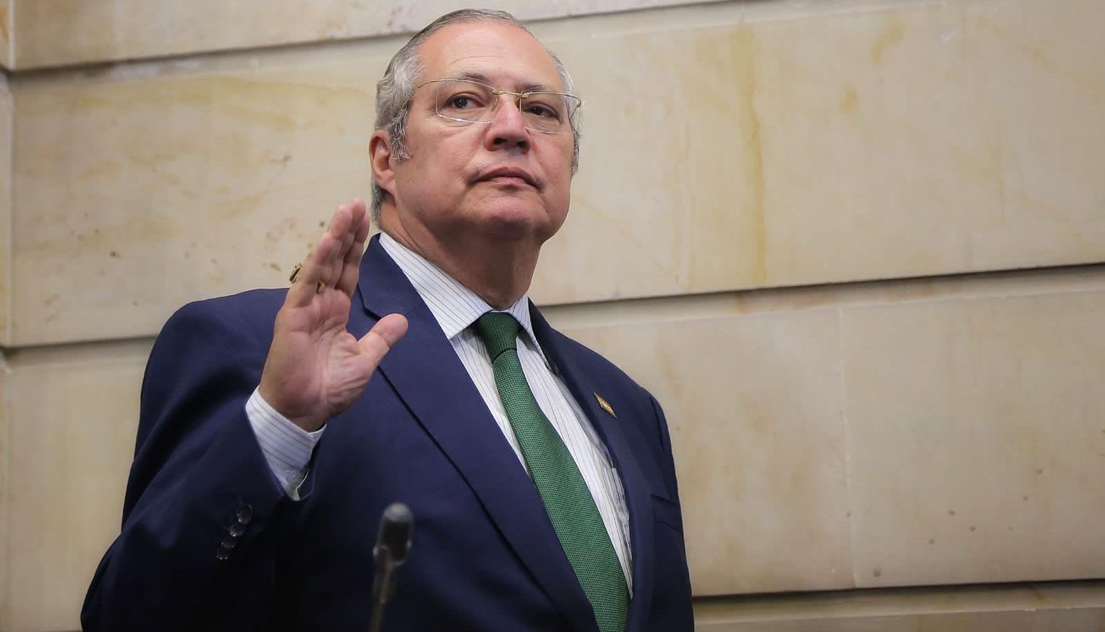Iván Name Vásquez, nuevo presidente del Senado.
