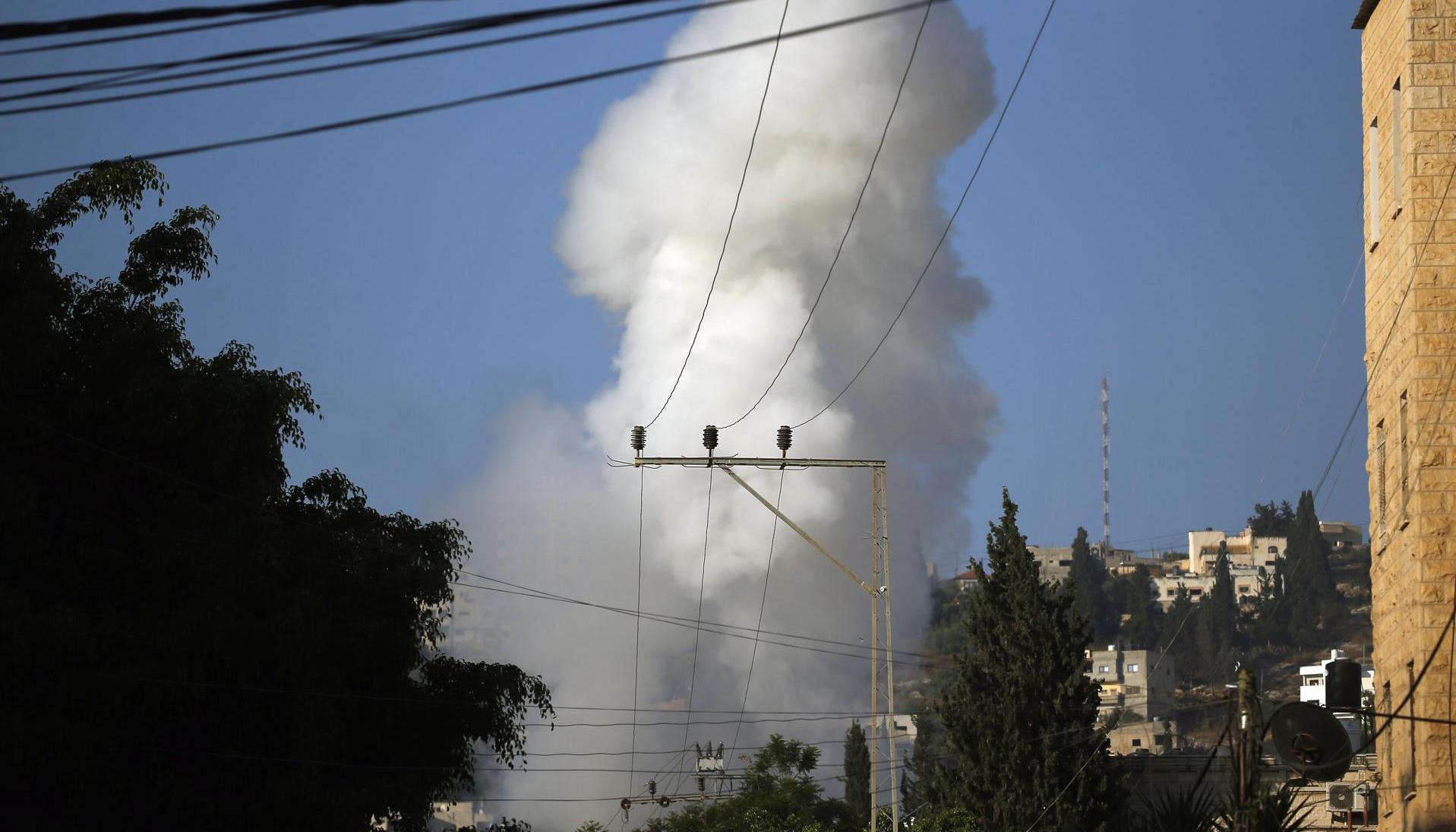 Ataque militar a gran escala contra milicias palestinas.