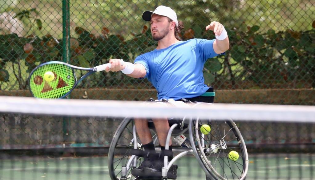 José Pablo Gil, de Costa Rica, eliminó al colombiano Manuel Sánchez. 