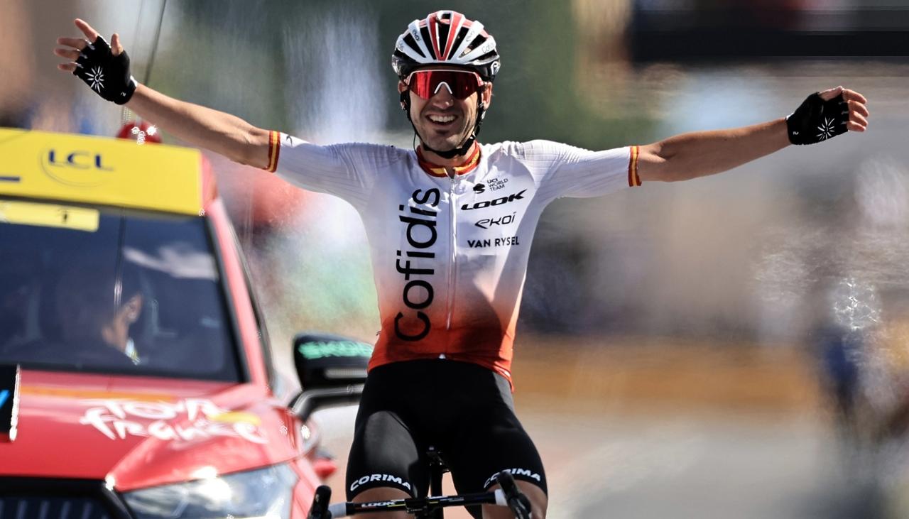 El español Ion Izaguirre cruzó en solitario la meta en Belleville-en-Beaujolais.