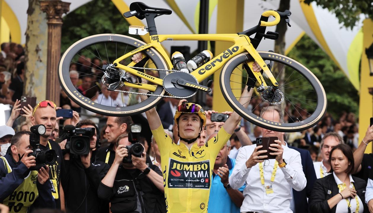 El danés Jonas Vingegaard ganó su segundo Tour consecutivo. 