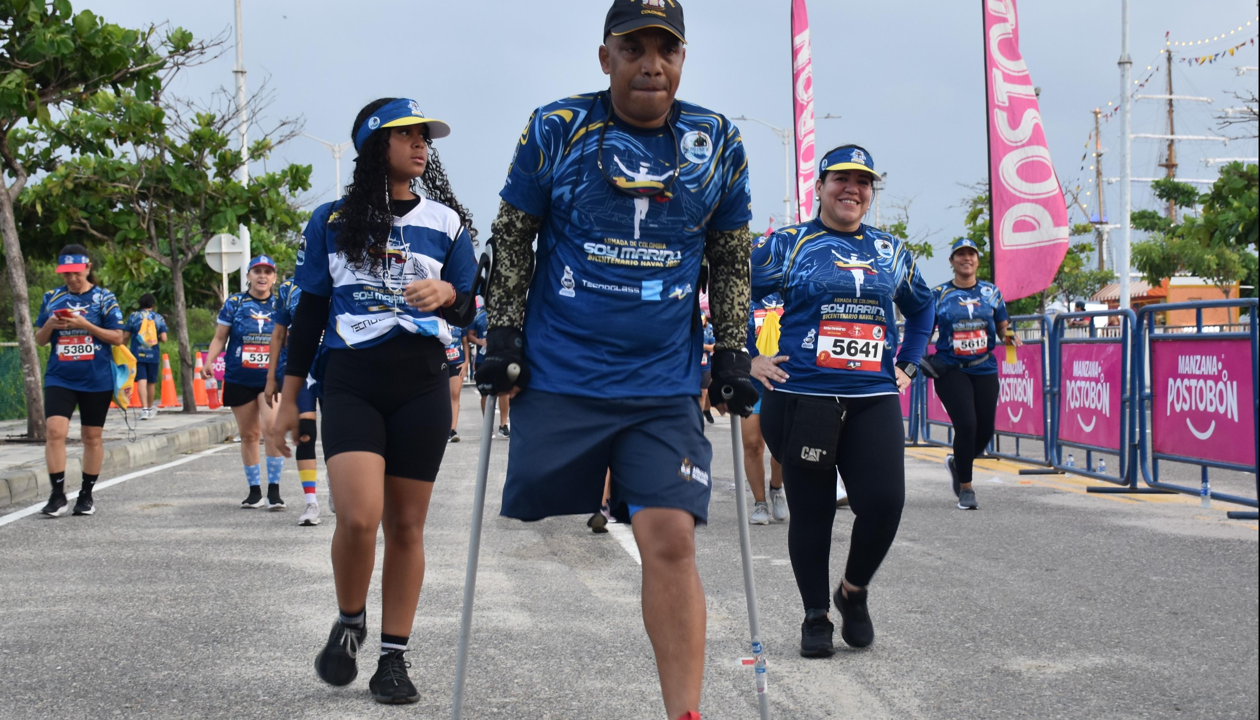 Veteranos de guerra heridos en combate participaron en la prueba atlética. 