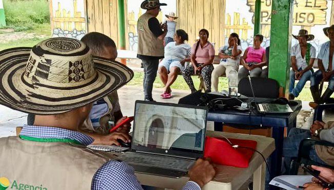 Imagen de jornada de formalización de tierras.