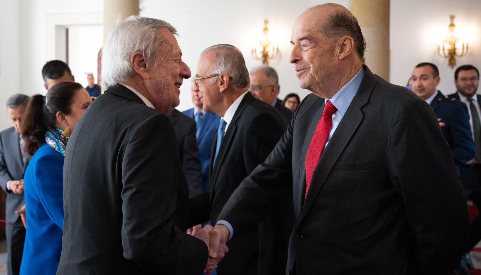 El canciller chileno Alberto Van Klaveren y el colombiano Álvaro Leyva.