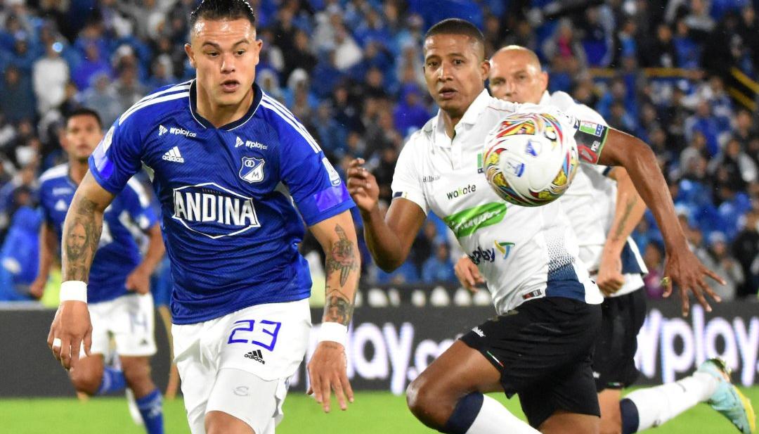 Leonardo Castro durante una acción del partido.