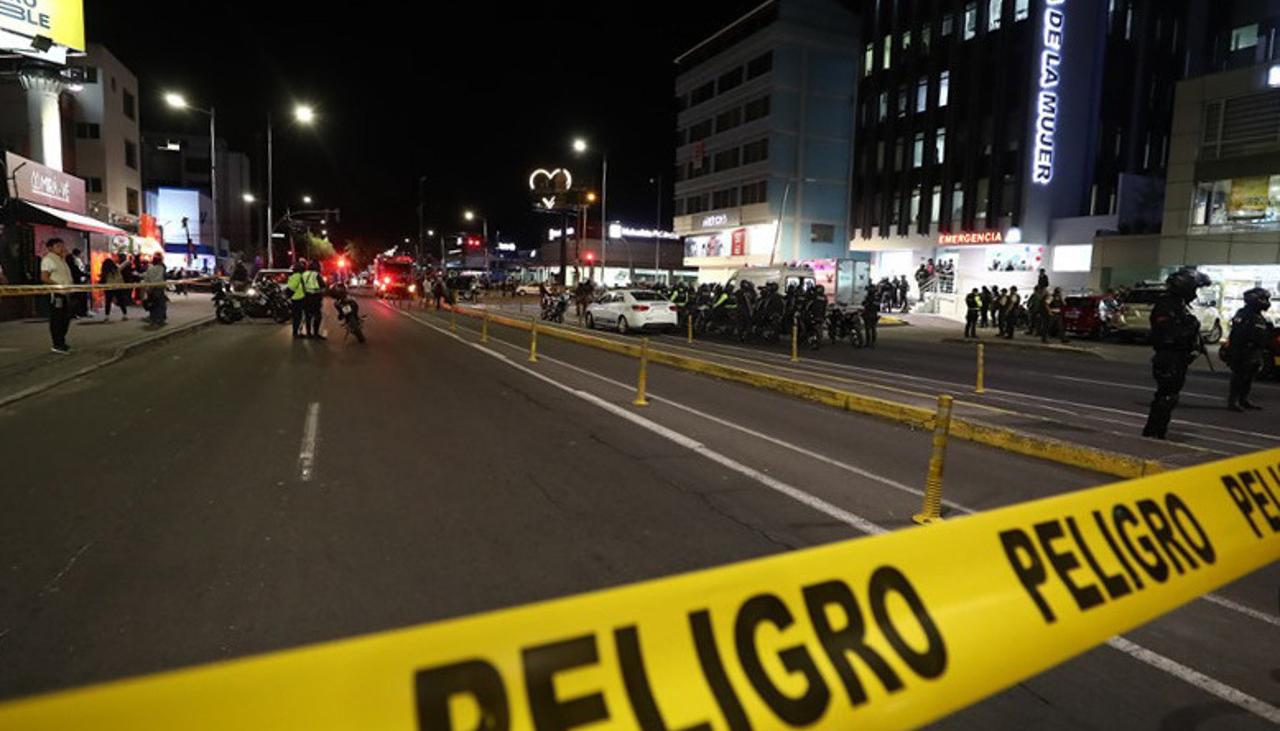 Lugar donde fue asesinado el candidato presidencial Fernando Villavicencio.