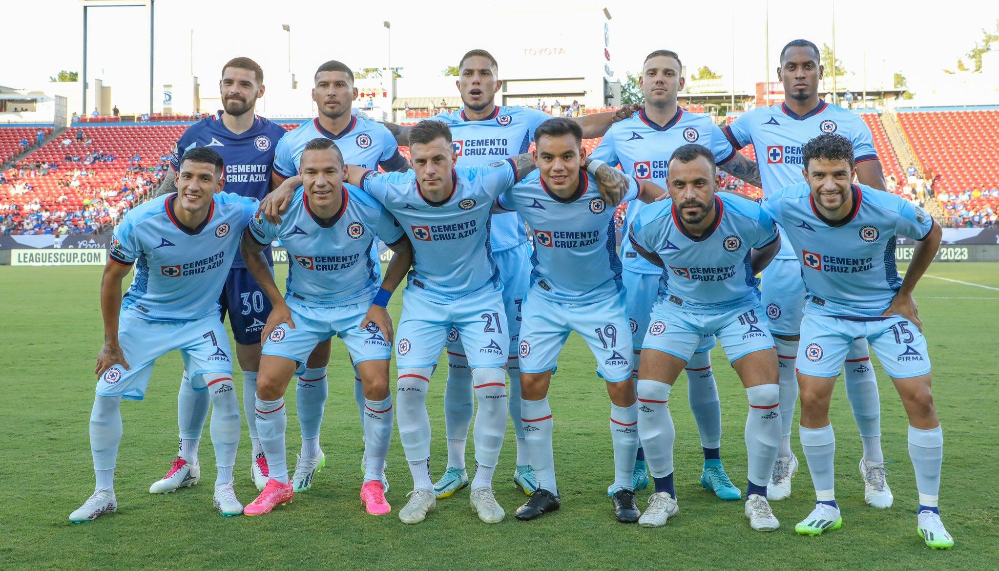 Foto oficial del Cruz Azul antes del encuentro.