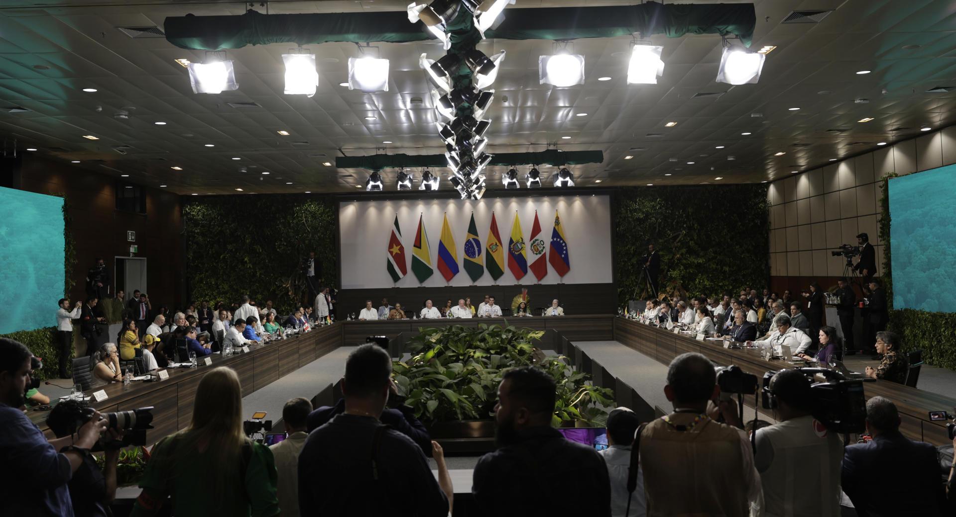 Sesión de apertura de la Cumbre Amazónica.