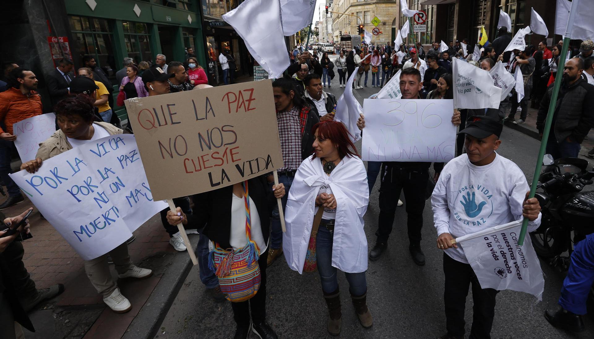 Excombatientes desmovilizados de las FARC se manifestaron en Bogotá.