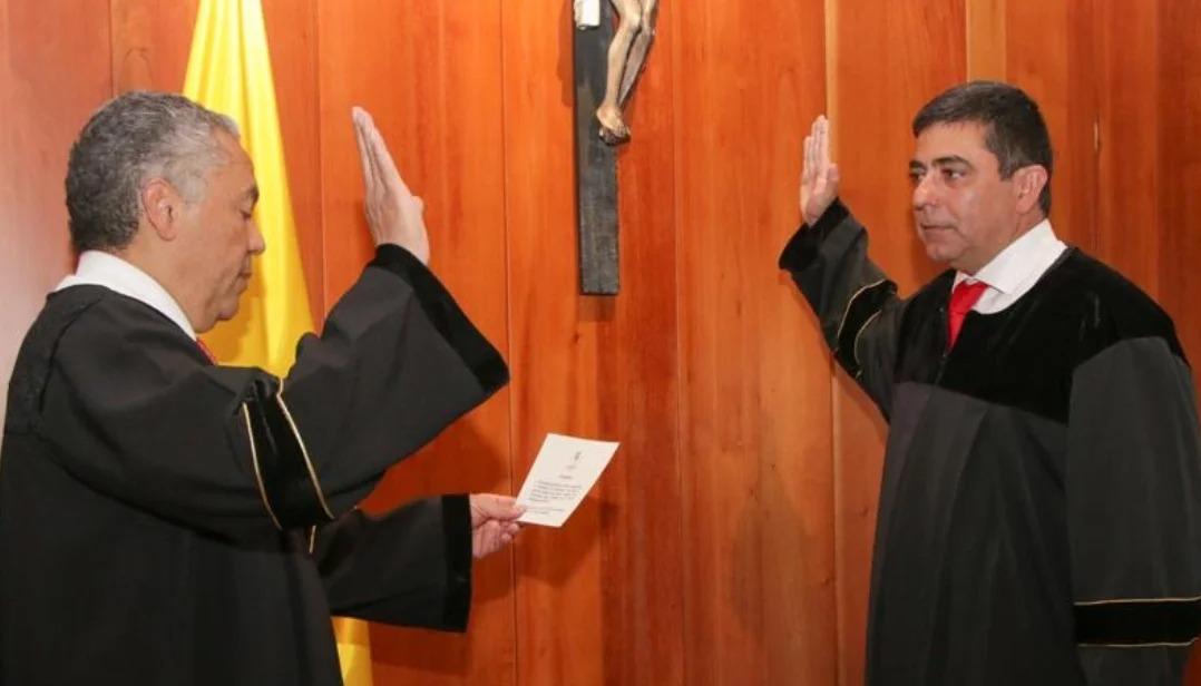 A la derecha Fernando Castillo Cadena, presidente de la Corte Suprema de Justicia.