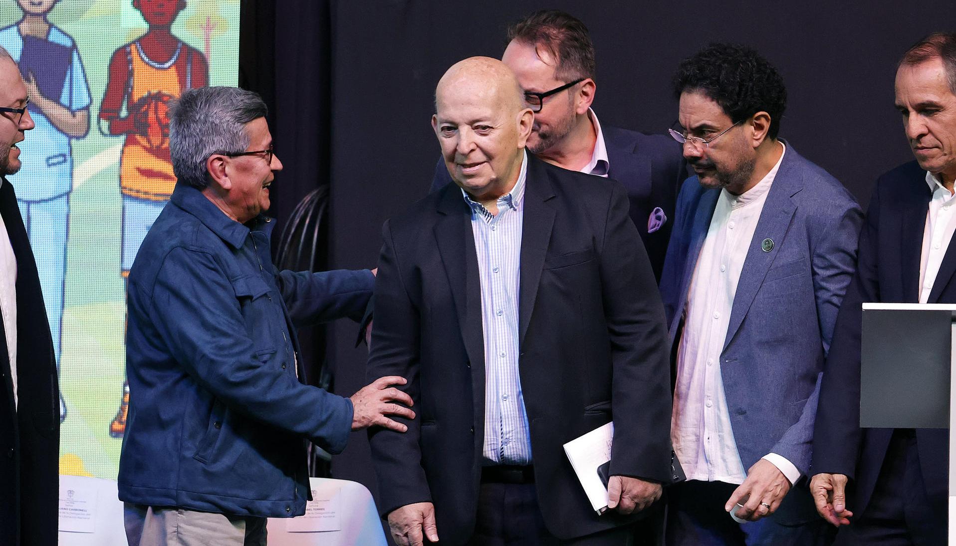 Pablo Beltrán, Otty Patiño e Iván Cepeda.