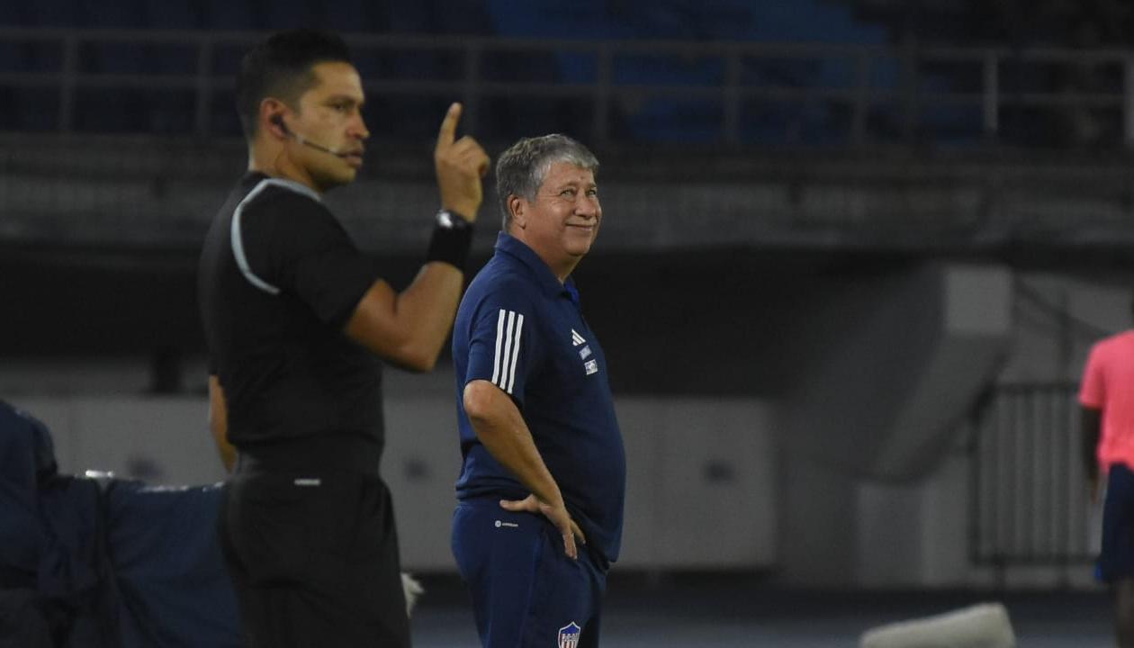 Hernán Darío Gómez volvió a irse en medio de insultos y abucheos de la hinchada. 