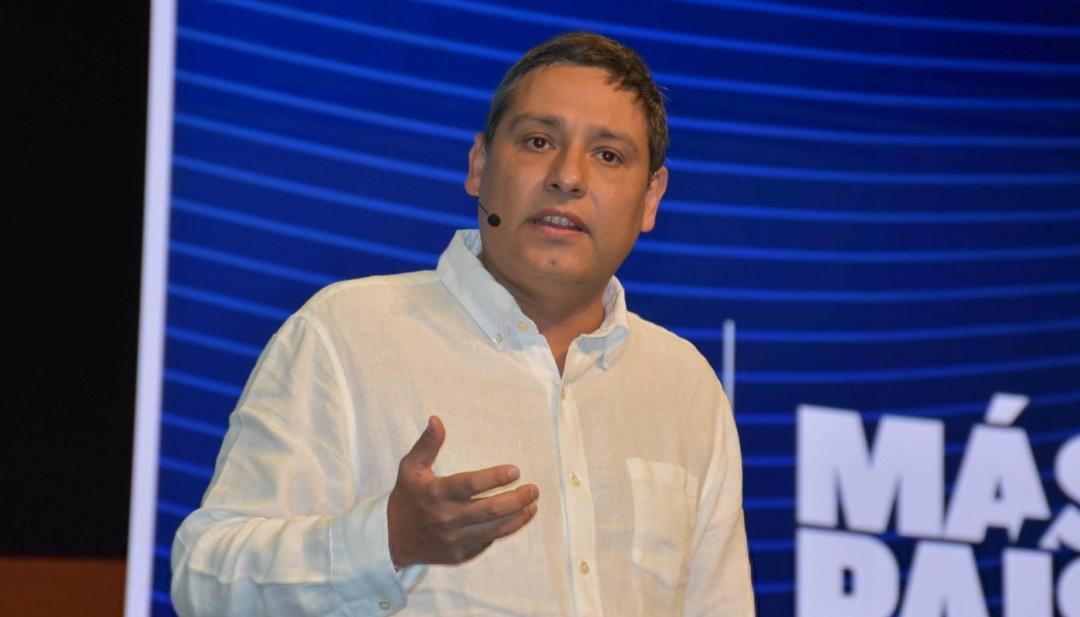 Mauricio Lizano, Ministro de las Tecnologías.