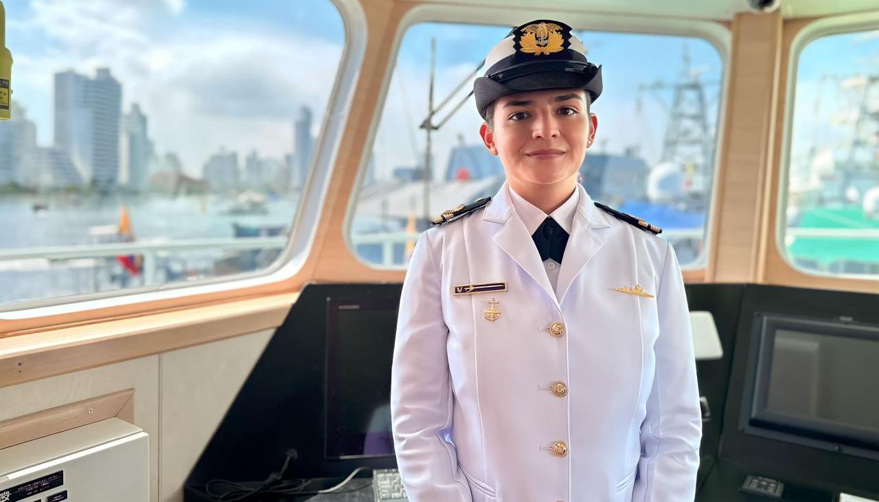 La Teniente de Navío Mónica Sánchez , nueva comandante del buque ARC “Isla Albuquerque”