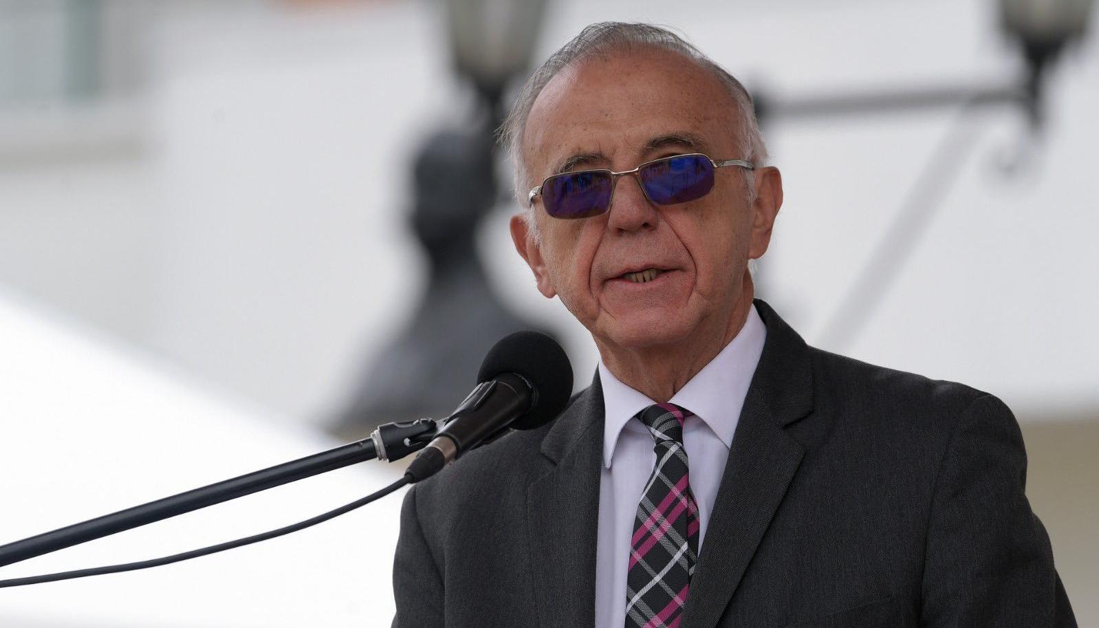 Iván Velásquez Gómez, Ministro de Defensa.
