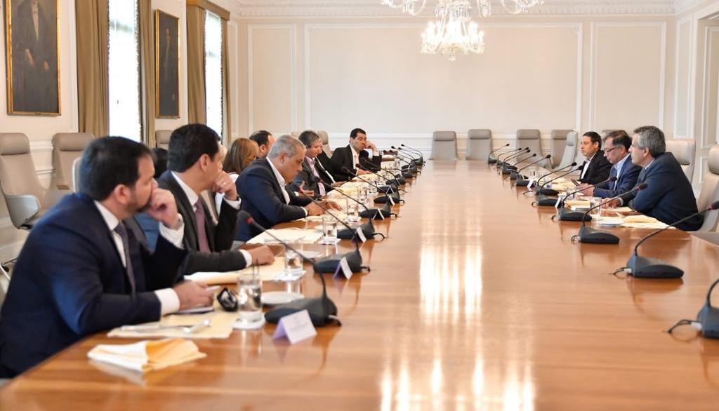 Imagen de la reunión entre la bancada y el Presidente.