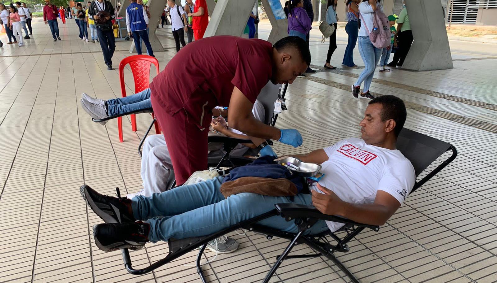 Usuario donando sangre.