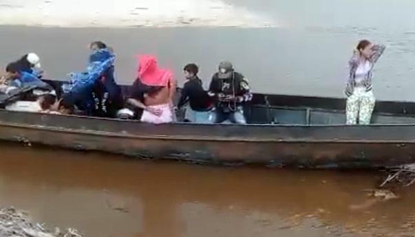 Presuntos "mineros ilegales" en la Amazonía venezolana.