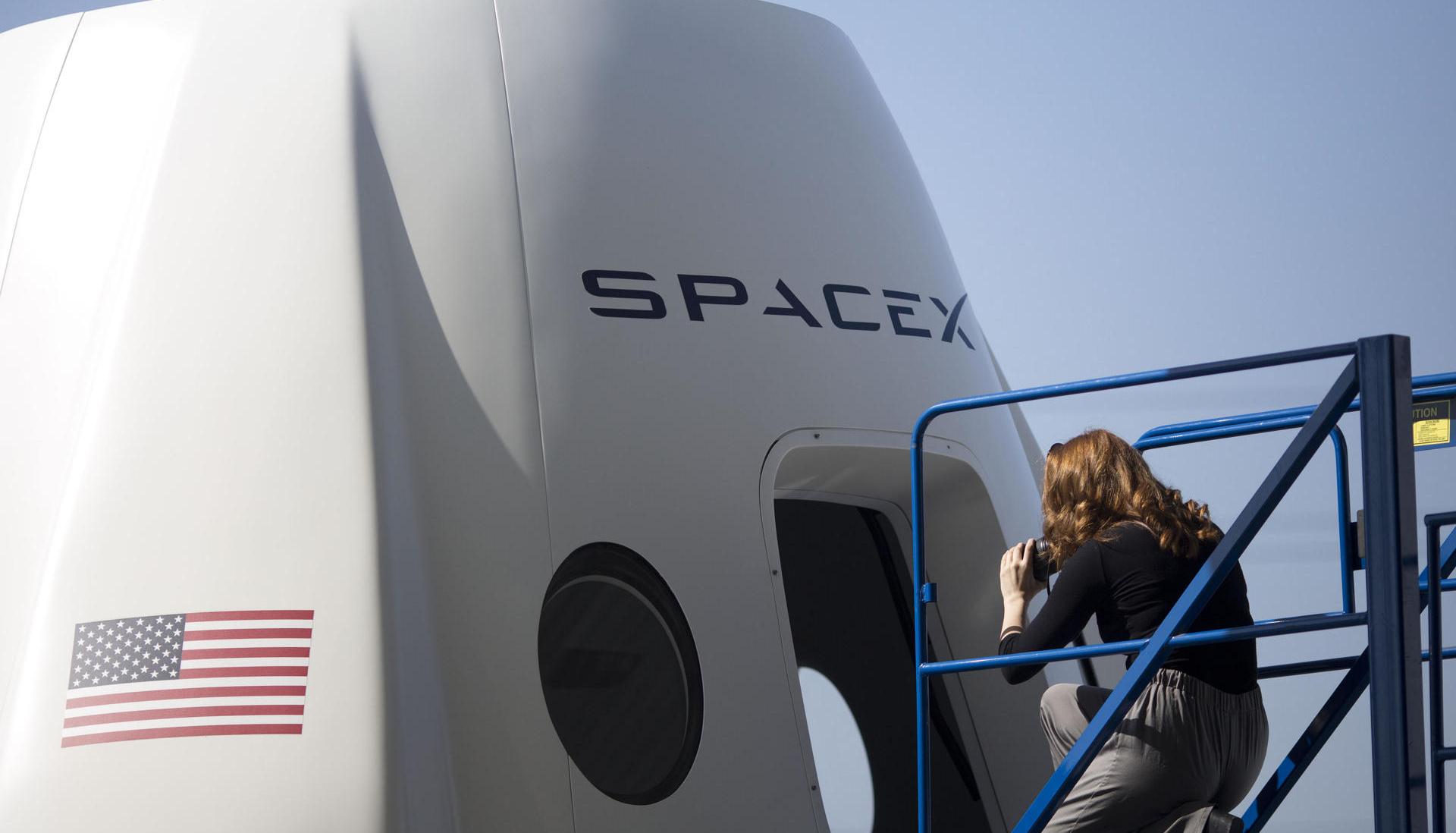 Cápsula espacial de la empresa SpaceX.