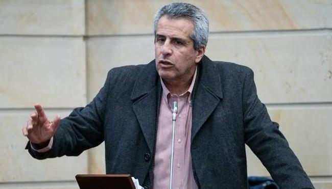 Luis Fernando Velasco, ministro del Interior.