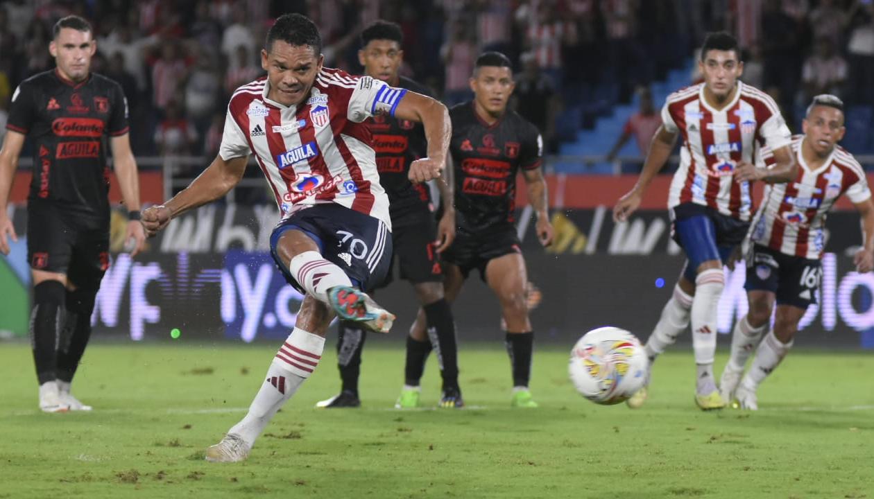 El penalti convertido en gol por Carlos Bacca marcó el inicio de la remontada del Junior.