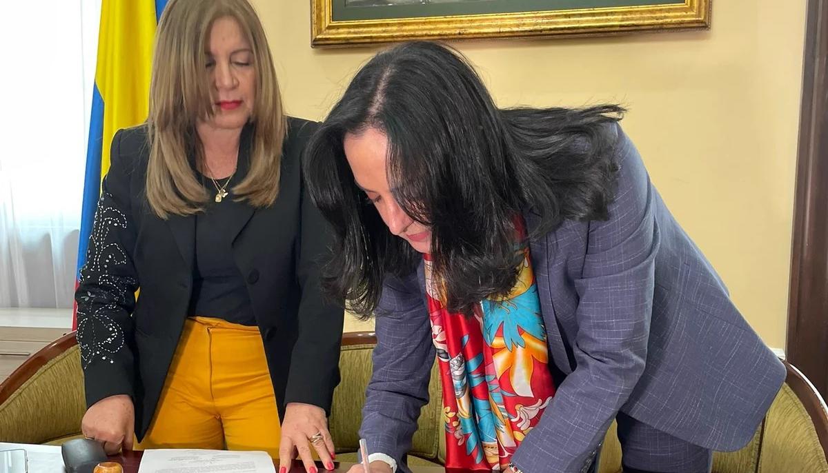 Senadora María Fernanda Cabal, cuando radicaba la iniciativa.