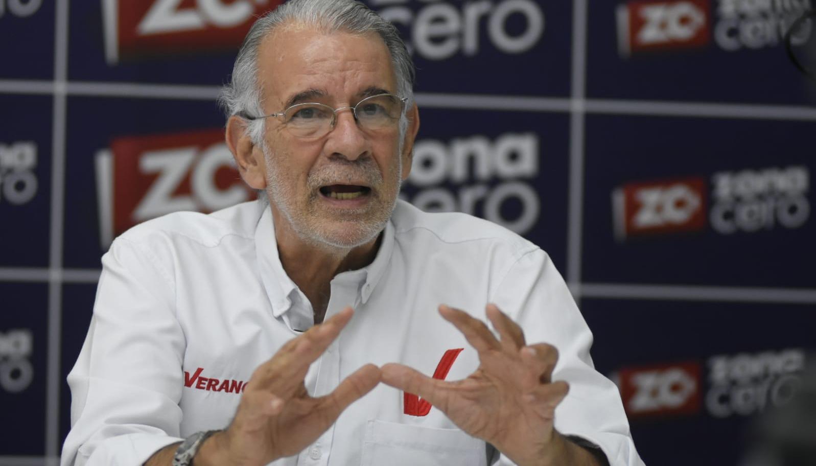 Eduardo Verano De la Rosa, candidato a la Gobernación del Atlántico, en la visita a Zona Cero
