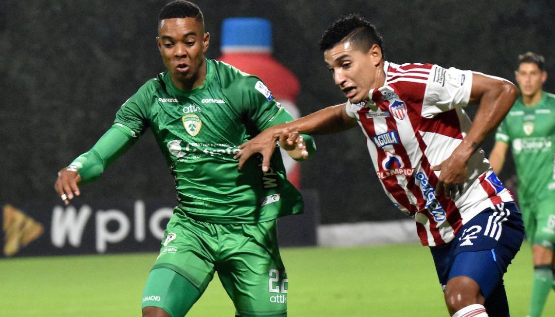 Acción del juego entre La Equidad y Junior, el pasado sábado en Bogotá.