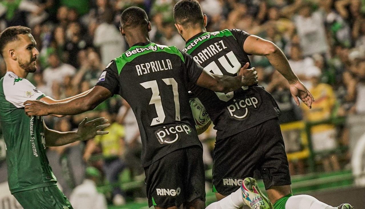 Eric Ramírez en la jugada del gol ante Cali.