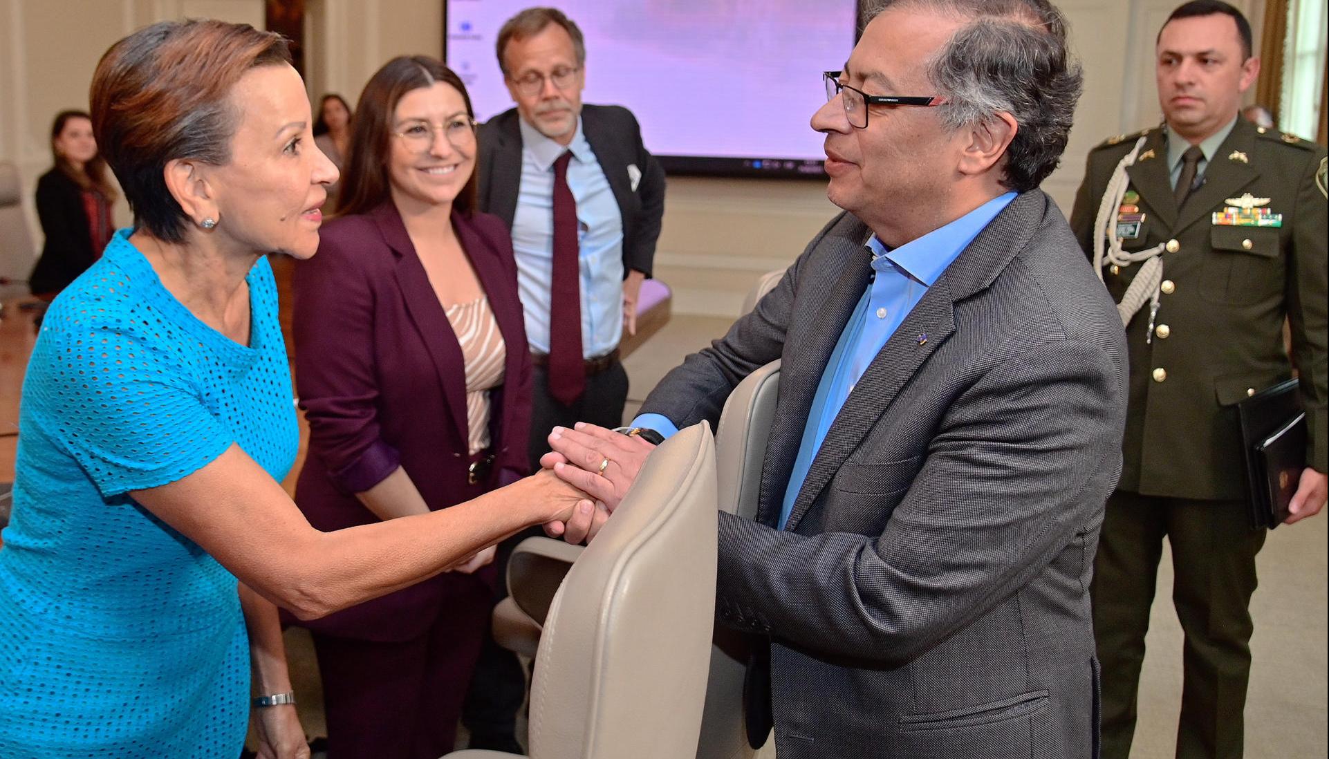 Petro saluda a las representantes de EE.UU., Nydia Velásquez y Misty Rebik