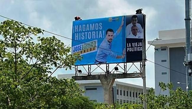 La valla del conflicto político en Cartagena.